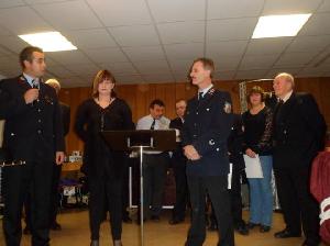 Bild: Ehrung von Löschbezirksführer Bernd Detzler nebst Gattin Nadja Detzler