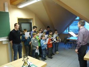 Bild: Finales Singen vor dem Essensvorbereitungen