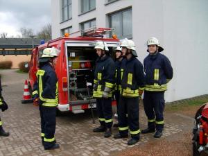 Bild: Impressionen Truppführerlehrgang 2014, Thema Löscheinsatz im Löschbezirk Bubach-CalmesweilerImpressionen; hier: Die Staffel im Löscheinsatz