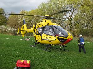 Bild: Rettungshubschrauber Christoph 16 an der Einsatzstelle