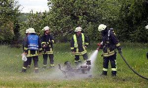 Bild: Die Löscharbeiten wurden unter Atemschutz durchgeführt