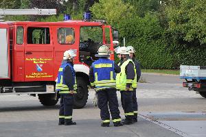 Bild: Einweisen der Einheiten durch den Einsatzleiter