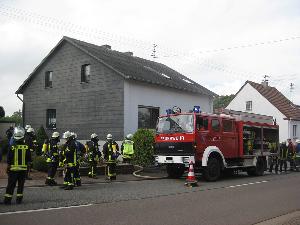 Bild: Einsatzkr&amp;auml;fte vor der Anwesen in der J&amp;auml;gerbergstra&amp;szlig;e