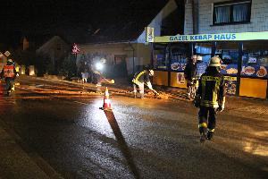 Bild: Wasserrohrbruch in der Hauptstraße in Wiesbach