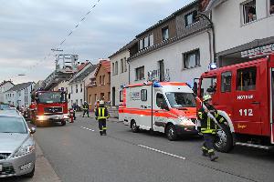 Bild: Patientenrettung mit der Drehleiter in der Rathausstra&amp;szlig;e