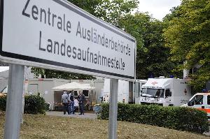 Bild: Feuerwehr Eppelborn im Einsatz in der Landesaufnahmestelle Lebach (Foto: DRK Pressestelle)