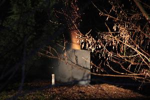 Bild: Bis zu einem Meter hoch schlugen die Flammen zeitweise aus dem Schornstein