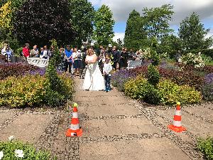 Bild: Liane bewies Geschick beim Einsatz der Kübelspritze