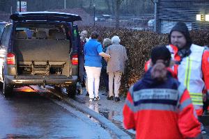 Bild: Evakuierung der Bewohner des Pflegeheims St. Josef in der Ortsmitte