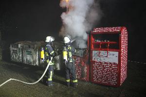 Bild: Ein Altkleidercontainer brannte im Br&amp;uuml;hlpark in Dirmingen
