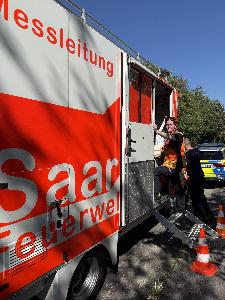 Bild: Die Fachberater ABC unterstützten bei den Messungen und berieten die Einsatzleitung im Umgang mit diversen Gefahrstoffen