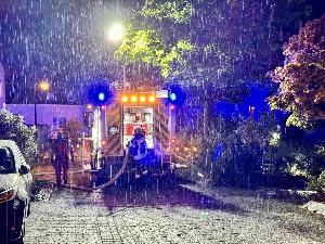 Bild: Brand eines Holzunterstands in der Marienstraße