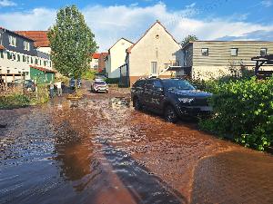 Bild: Zahlreiche Einsätze nach Starkregen in Wiesbach