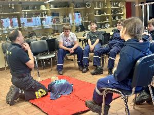 Bild: Erste-Hilfe-Übung der Jugendfeuerwehr Eppelborn
